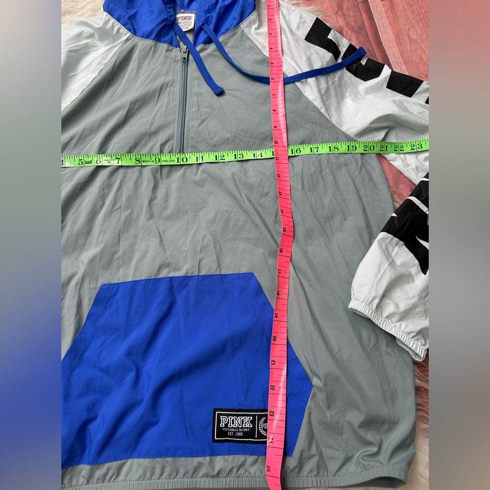 Victoria'sy Secret PINK Quarter Zip Hooded Graphic  with Black Shorts - Picture 6 of 7